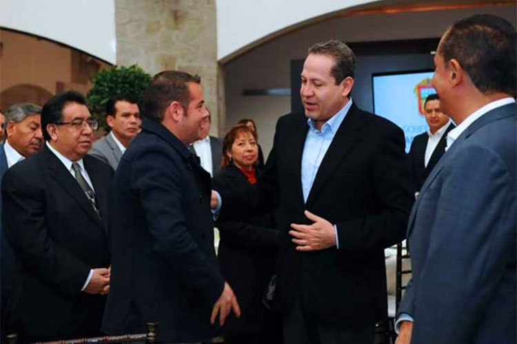 Peña instruye a gabinete explicar a sociedad alza en gasolinas