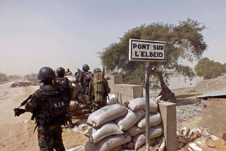 Bombardeo por error mata a decenas de refugiados en Nigeria