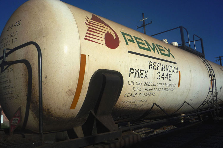 Recibe Pemex diésel de EU importado por ferrocarril