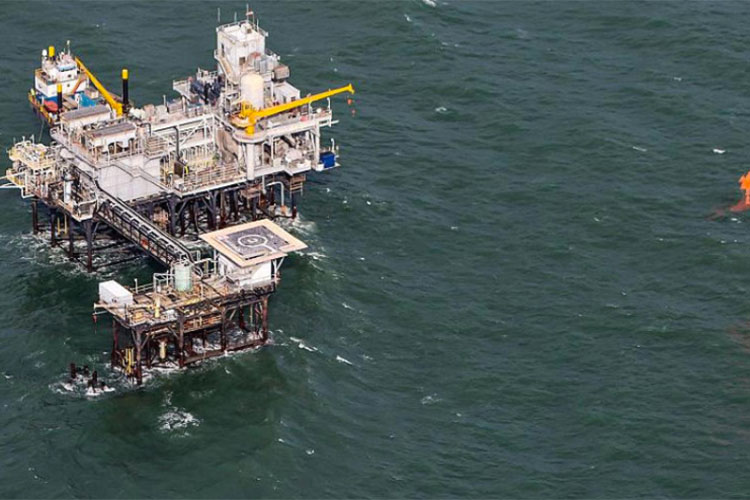 Se incendia plataforma petrolera de EU en el Golfo de México