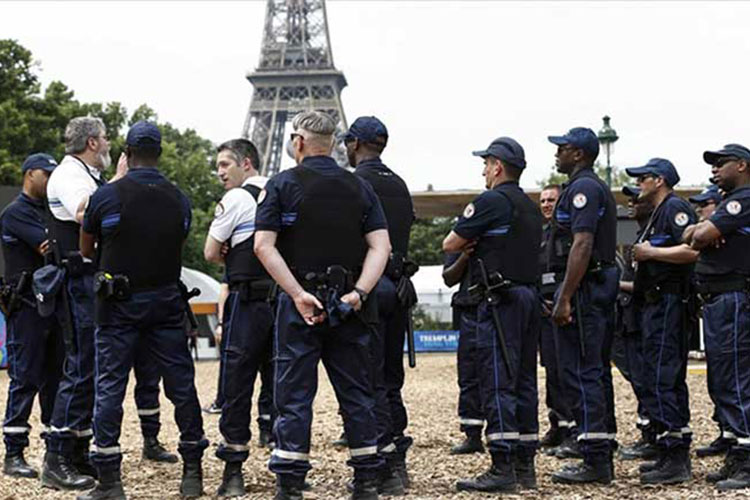 Francia aumentará seguridad en la Torre Eiffel