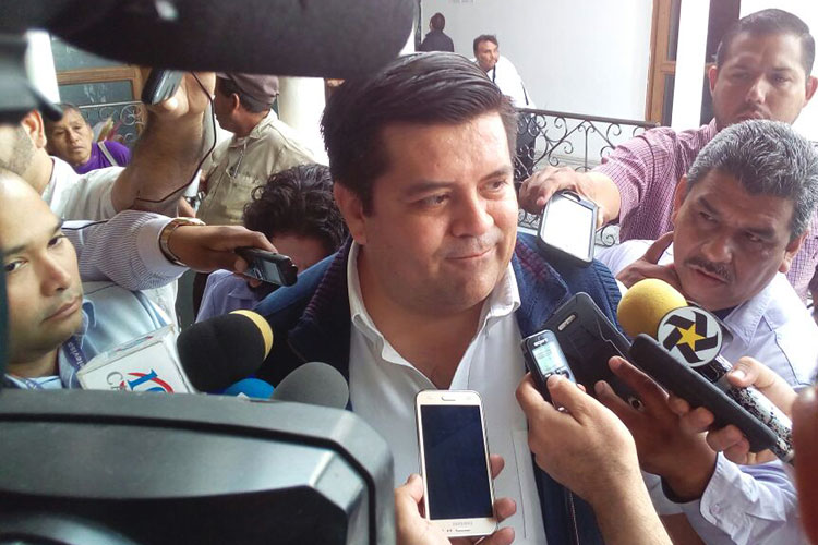 Necesario endurecer entrega de concesiones, exige regidor