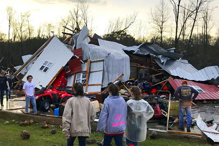 Al menos 4 muertos dejan tormentas eléctricas en el sur de EU