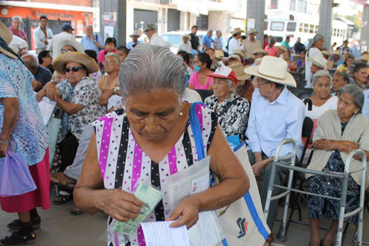 Sedesol inicia pago de 65 y más