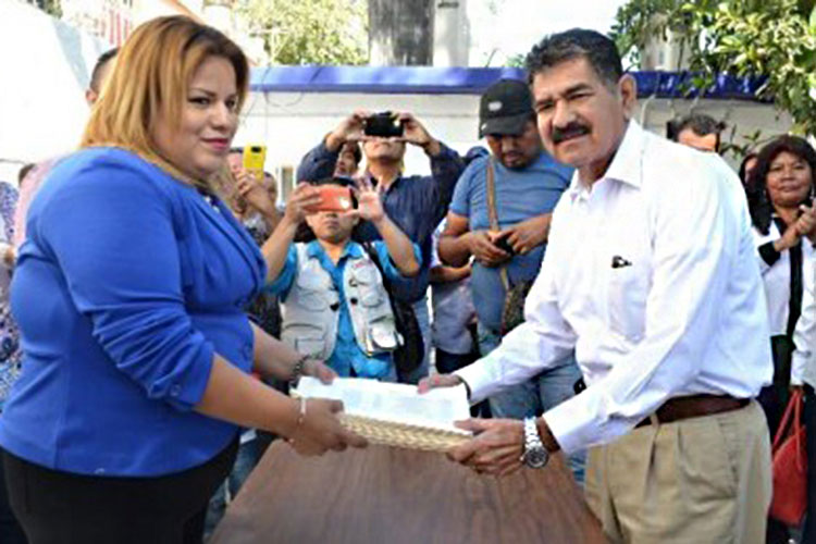 ‘Arreglan’ Asamblea panista, bajan a Gómez Castillo