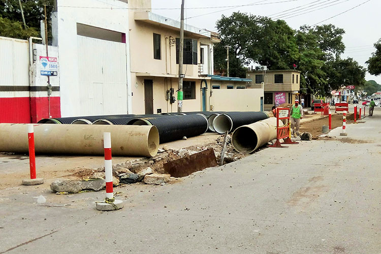 COMAPA Tampico, provoca caos y pérdidas a pequeños negocios