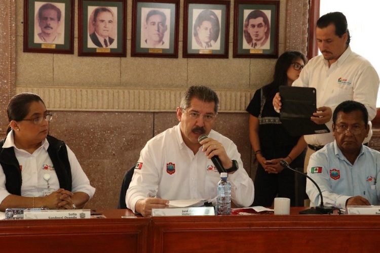 Regidor aporta elementos que hunden al ex alcalde Gustavo Torres Salinas