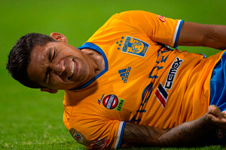 Aquino, baja de cuatro a seis semanas