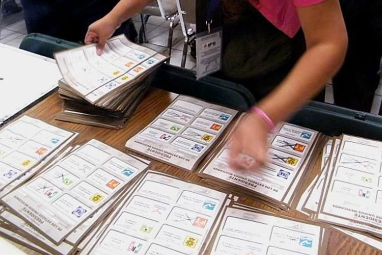 Propone Gil Zuarth reducir a 15 años edad para votar