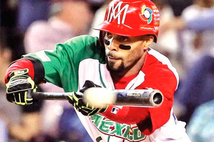 Chris Roberson, feliz de representar a México