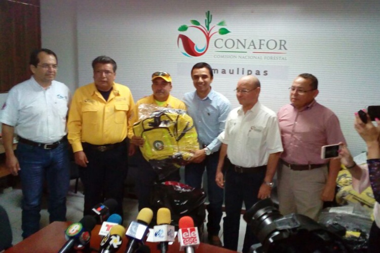 Entrega CONAFOR equipo a brigadistas tamaulipecos