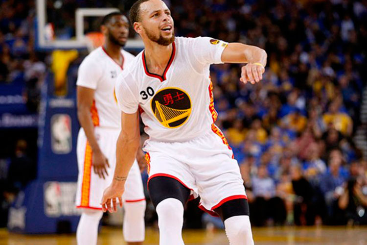 Trump ‘ocasiona’ tensión entre Curry y Under Armour