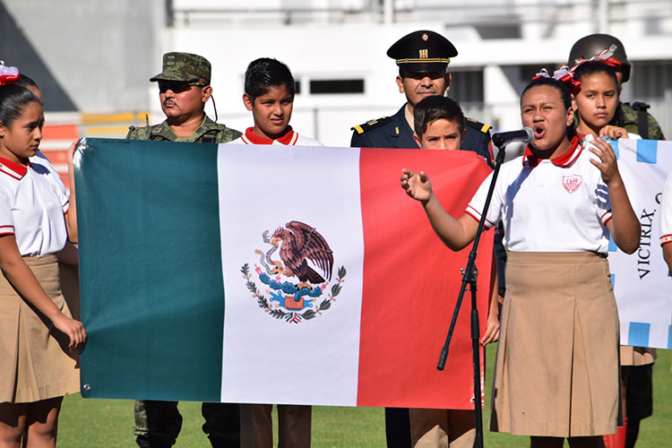 En el día de la Bandera piden unidad para enfrentar adversidades en México