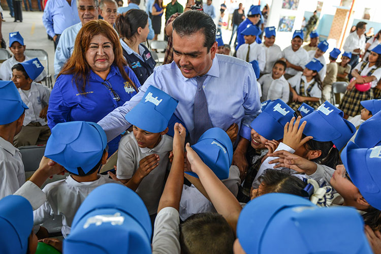 Atiende Escuela Digna y Moderna al plantel educativo número 50