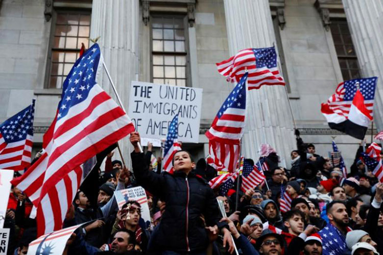 Trump apela suspensión de sus órdenes migratorias