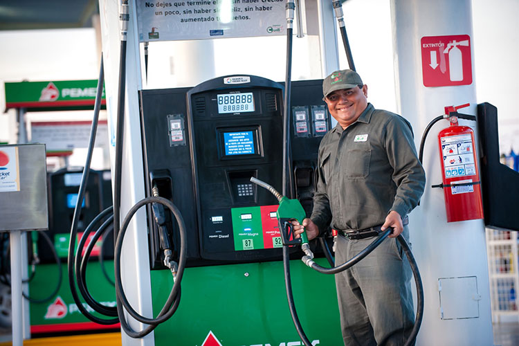 Se espera fluctuación de 3 centavos en precios de gasolinas: Messmacher