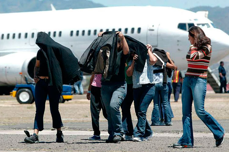 En 5 años repatrió EU a 1.3 millones de mexicanos