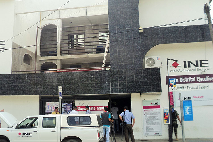 Una Tras Otra Juan Diego, un alcalde fuera de la ley