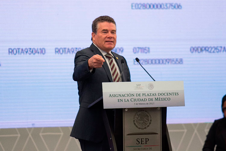 Llega líder de SNTE a Reclusorio Norte para careo con Gordillo