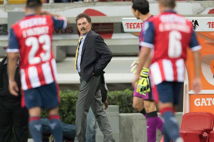 Sólo un partido, La Volpe sufre mínimo castigo