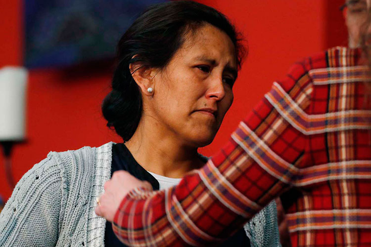 Mexicana se refugia en iglesia de Colorado para evitar deportación