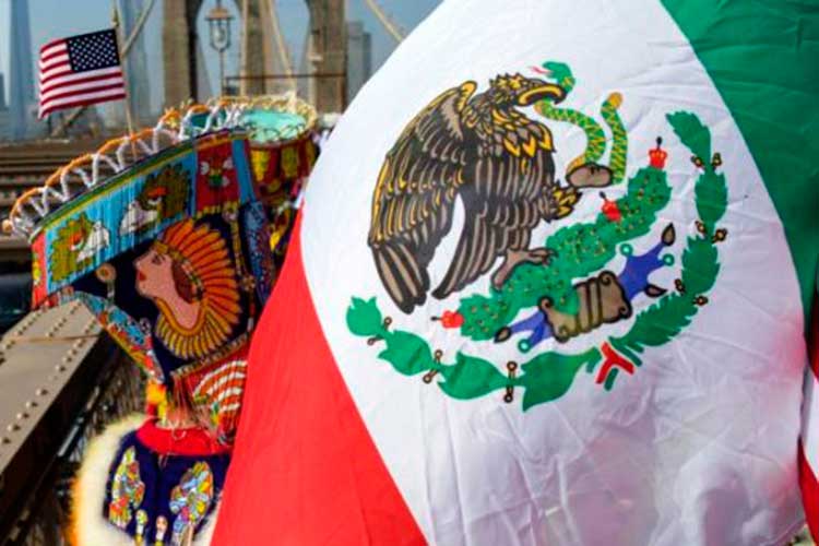 Piden miles de mexicanos protección en consulados