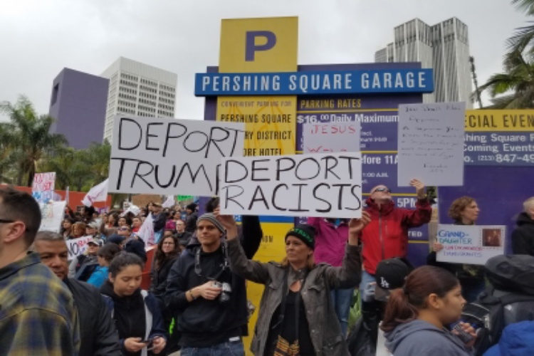 Miles demandan en Los Ángeles fin a redadas y deportaciones