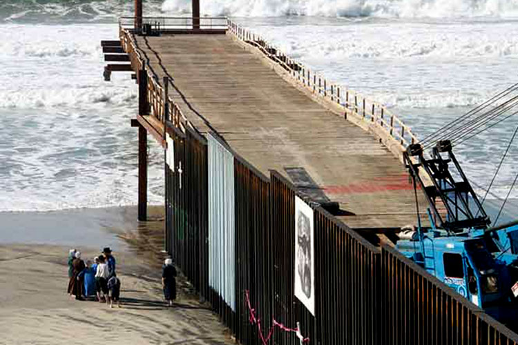 En Tijuana, muro de Trump no los detendrá para alcanzar su sueño
