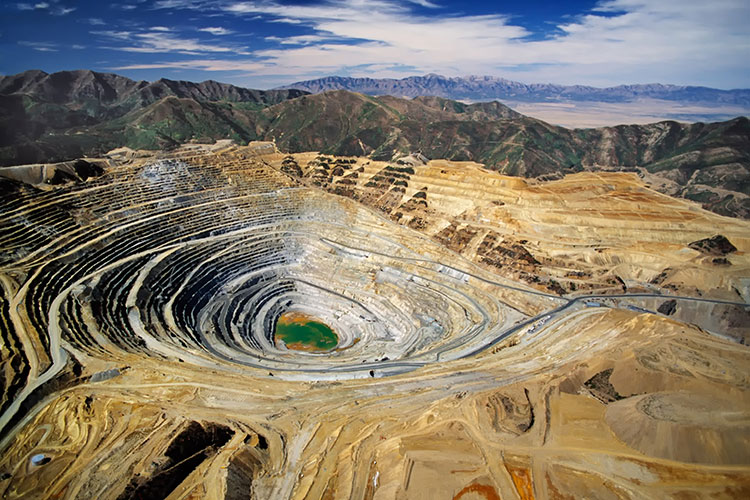 Impuestos a mineras para trabajar en materia ambiental: Víctor Armas