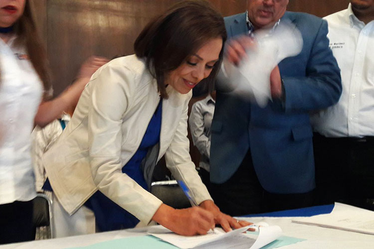 Vázquez Mota se registra como precandidata del PAN al Edomex