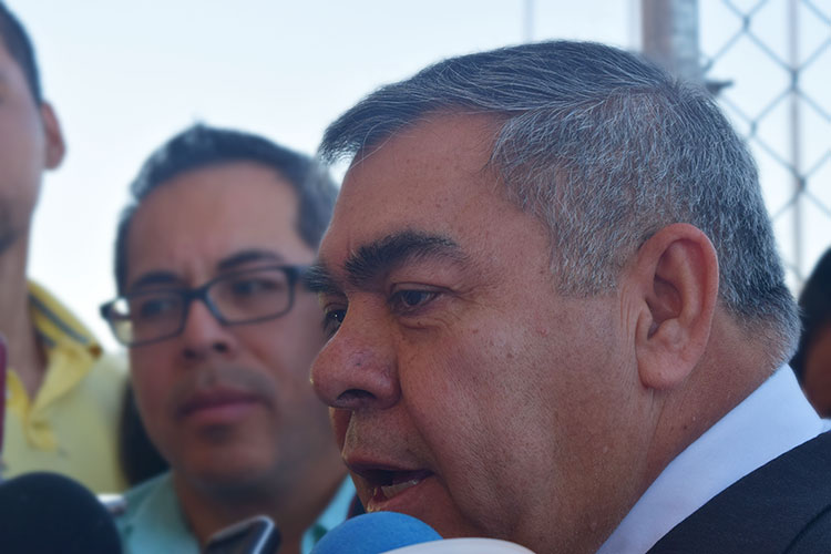 Vigilar escuelas desde C-4 es factible: López Castro