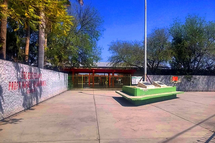 Acosan y amenazan a estudiante de secundaria en redes sociales