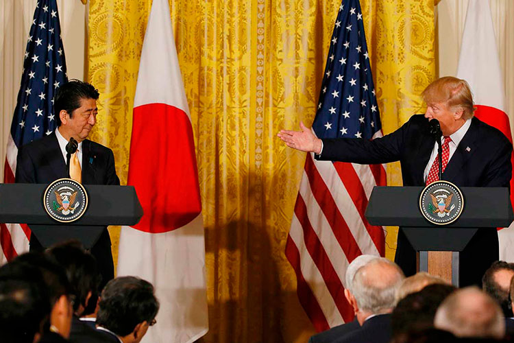 Trump promete a Abe ‘impenetrable’ alianza con Japón