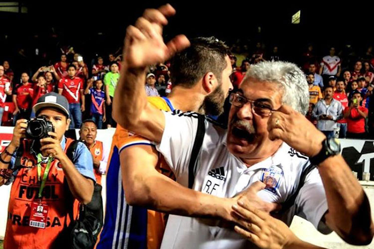 Sí amenacé, porque el único maldito en Tigres soy yo: Tuca