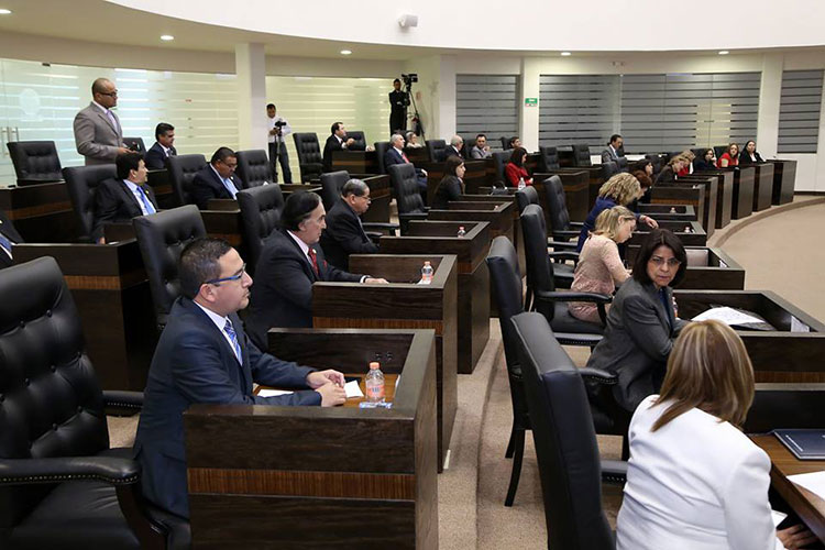 Legisladores aprobaron Reforma sin conocer iniciativa
