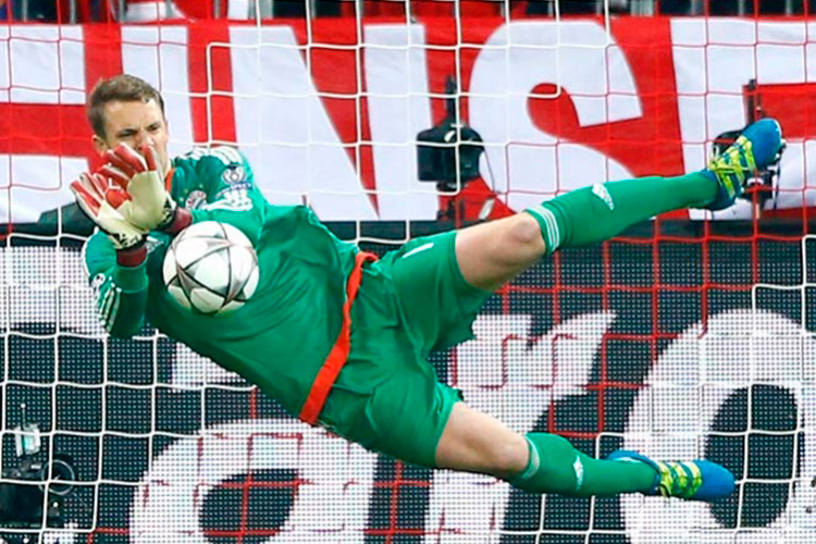 Manuel Neuer es operado