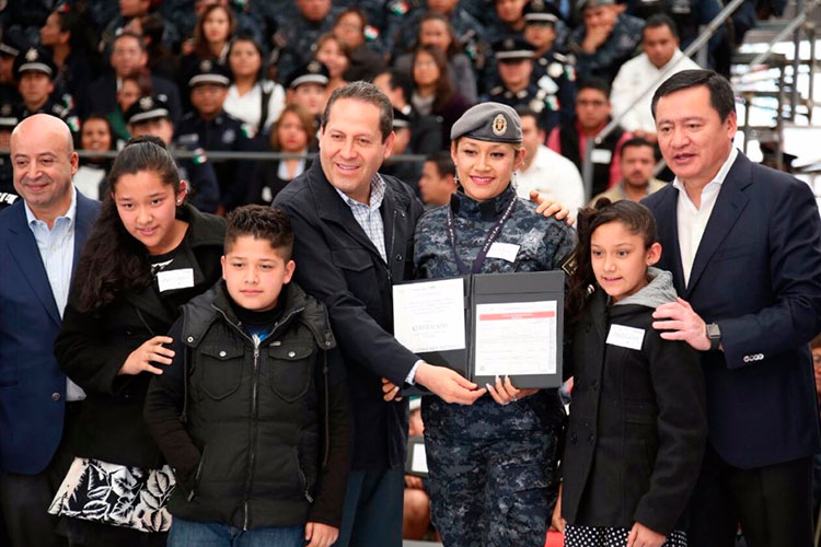 No me cansaré de defender a la PF y a militares: Osorio