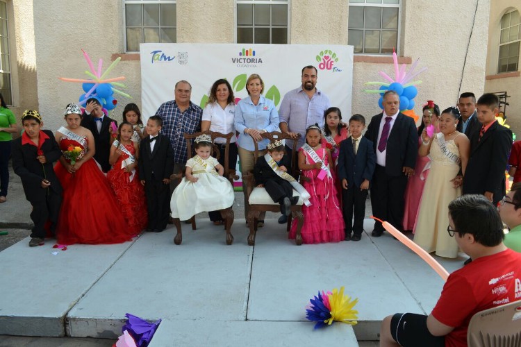 Corona Tony Sáenz de Almaraz a Reyes Especiales de la Primavera