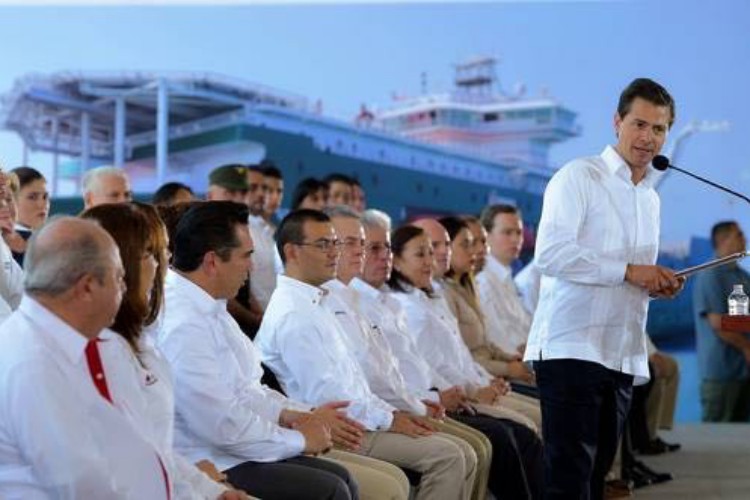 Irresponsables, quienes reprochan inversión foránea en Pemex: Peña