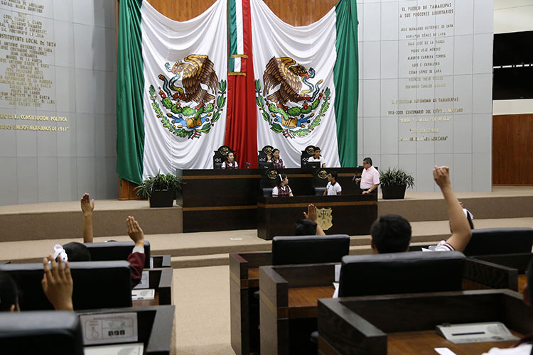 Estudiantes apoyan matrimonios igualitarios