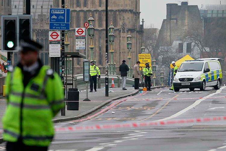 Caen 8 personas tras atentado en el centro de Londres