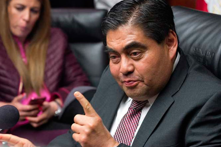 Deja Barbosa la coordinación del PRD en el Senado; llega Morón