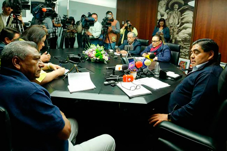Barbosa rechaza dejar coordinación del PRD en el Senado