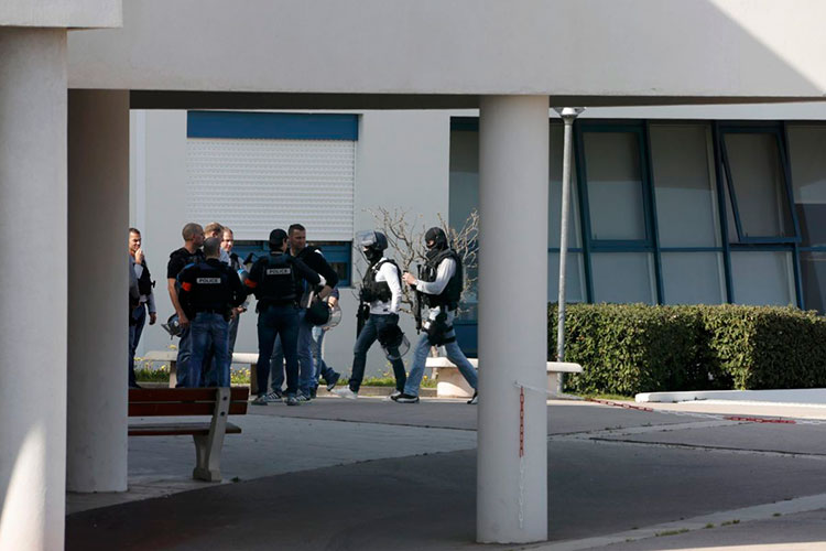 Cae presunto cómplice de tiroteo en escuela en Francia