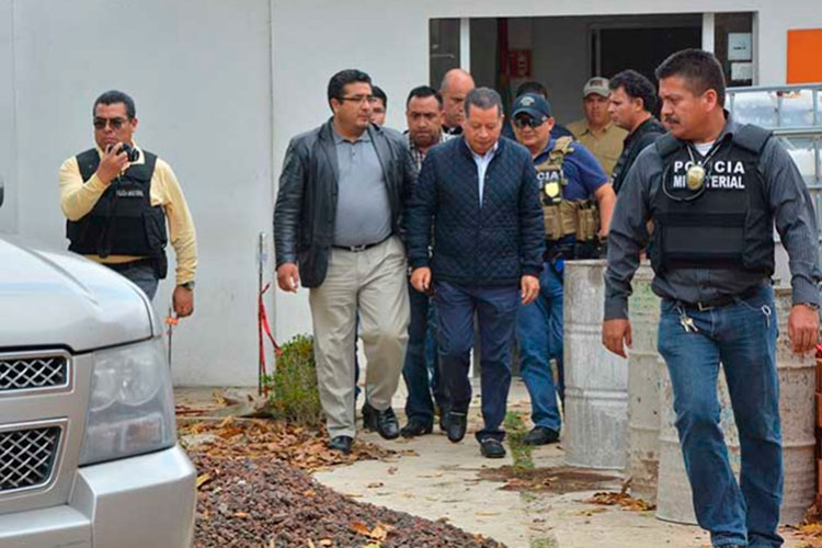 Se investiga también a Flavino Ríos por desvío de recursos: Winckler