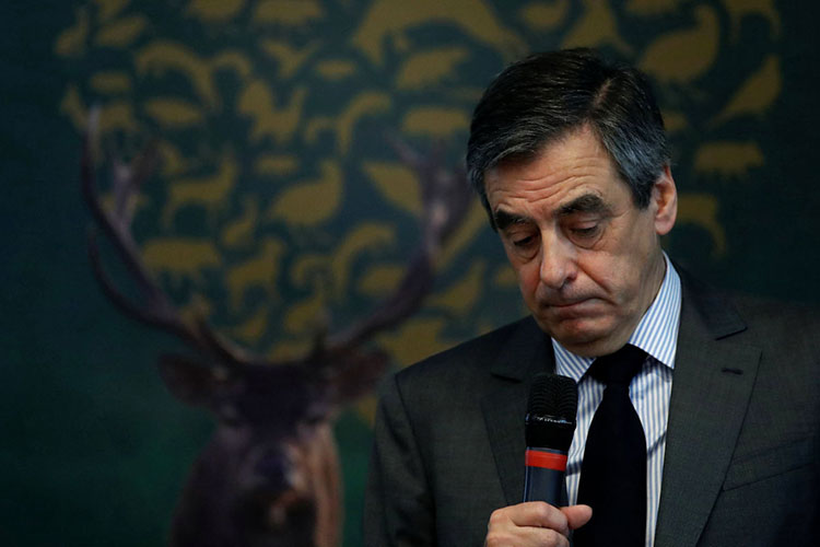 Acusan a Fillon por malversación de fondos públicos
