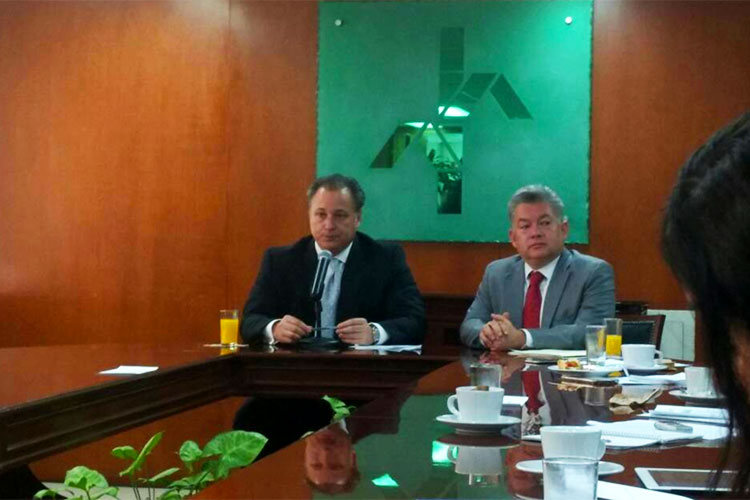 Si se imponen aranceles al azúcar mexicana se pedirá frenar fructuosa de EU: Cortina