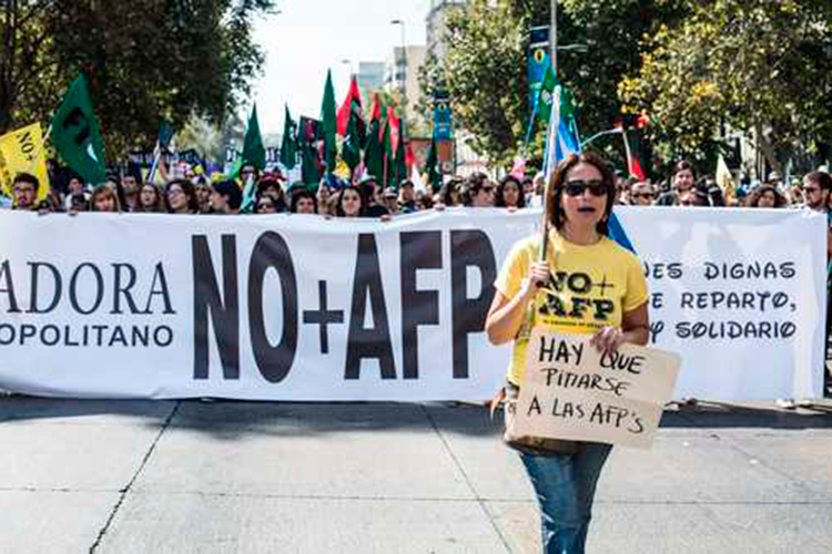 Marchas multitudinarias en Chile contra el sistema de pensiones