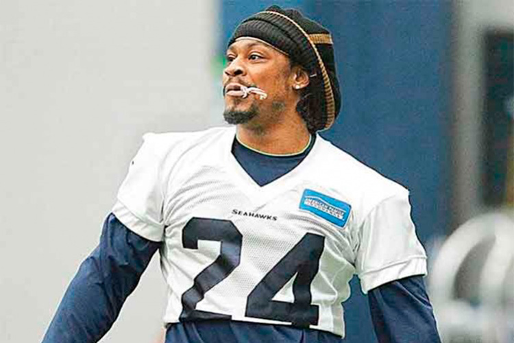 Analiza su regreso; Marshawn Lynch valora sus opciones