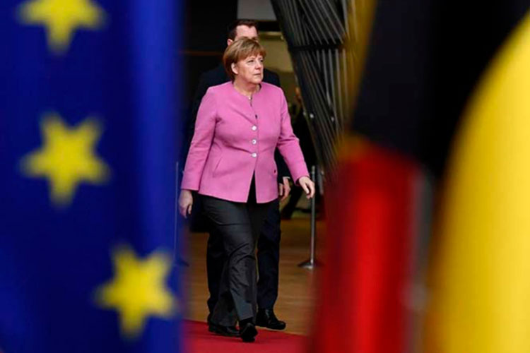 Merkel aplaza visita a Trump por mal tiempo en EU